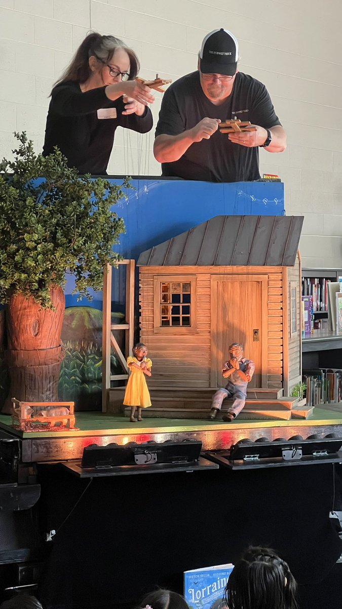 Katelyn Jernigan, Librarian tweet media