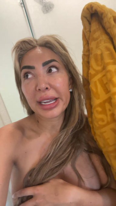 FARRAH ABRAHAM is live now! https://t.co/ddTvhL1vNM https://t.co/6SZvbpKUW4<a href="/tag/of"class="tags"><span>#of</span></a>