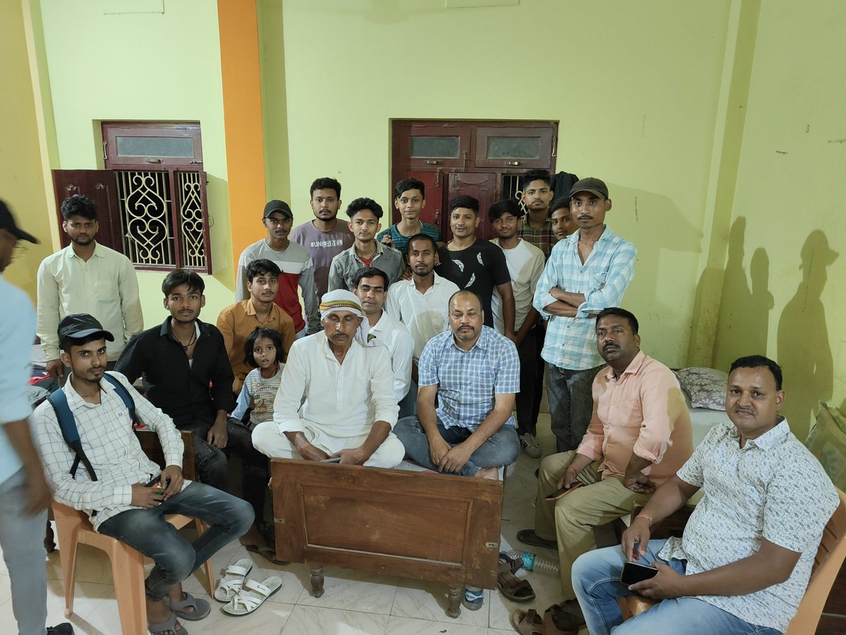 DrAKHIL4YOU's tweet image. चुनाव अभियान ............ कारवां बढ़ता जा रहा है । लोग जुटते जा रहे हैं ..... हौंसला बढ़ता जा रहा है । अररिया की जनता और युवाओं की यही इच्छा है कि इस बार बदलाव हो । बहुत प्यार मिल रहा है यहां के लोगों से । 
                           !!  जय हिंद  !!