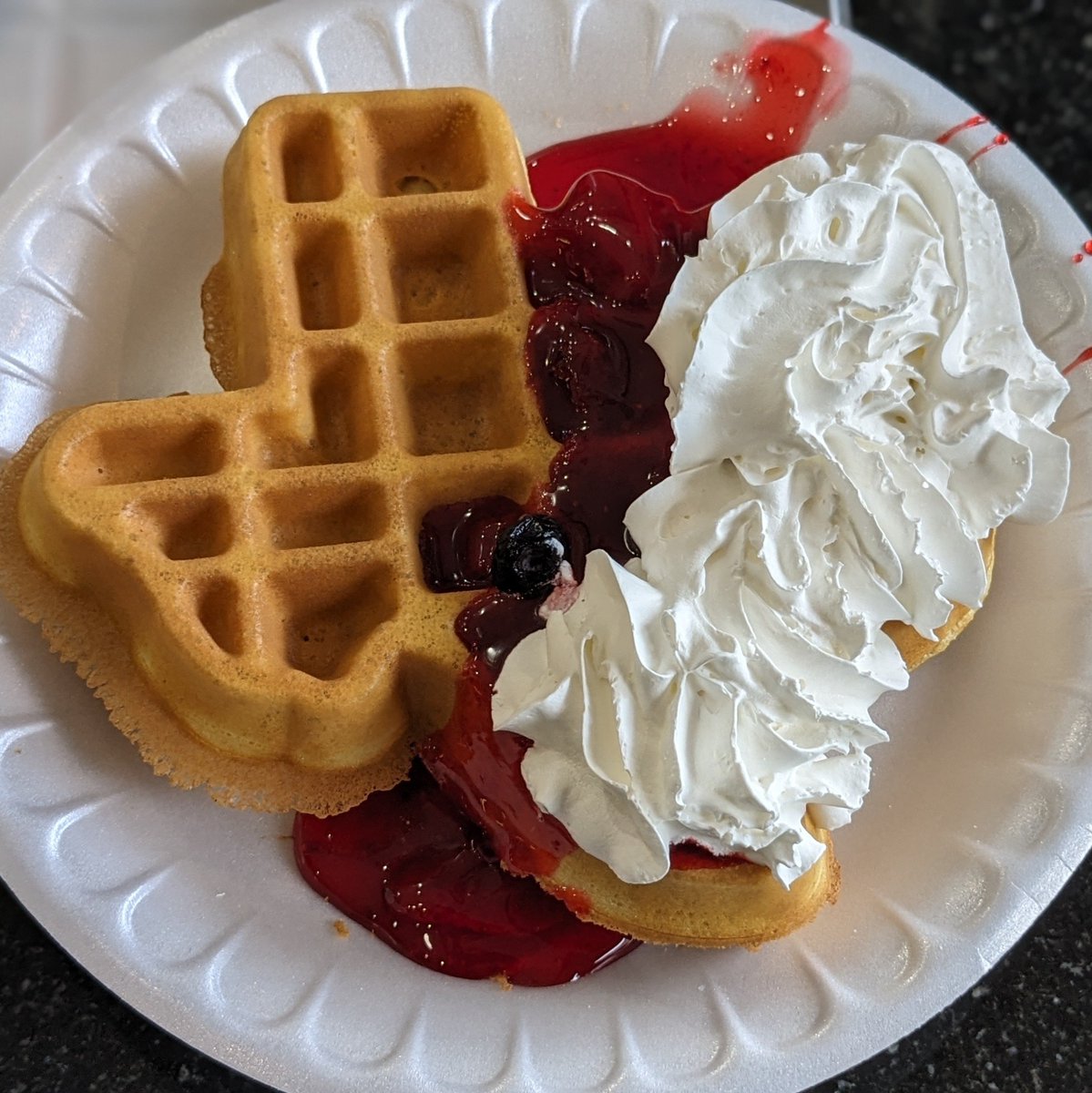 cossettej's tweet image. Preparing for today&apos;s eclipse by modeling the cloud forecast in waffle form... and stress eating... 😬

Clear skies to all umbraphiles out there!! We&apos;re heading toward the blueberry now