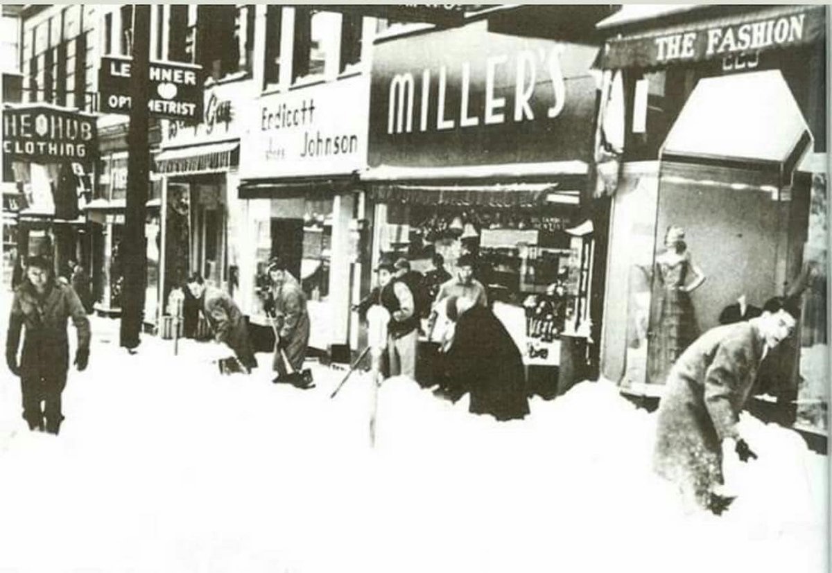 #throwback #butlercountypa 1950s on a cold winter day on Main St in Butler, PA!