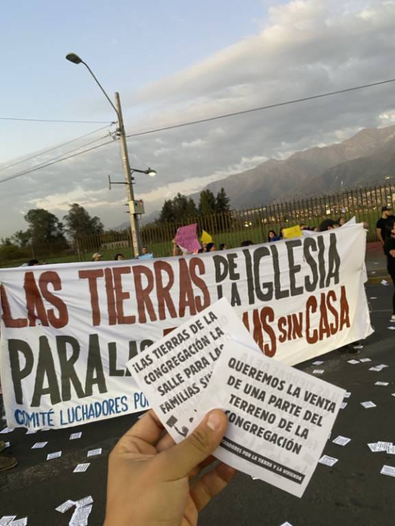 [Comunicado] ¡Las tierras de la iglesia para las familias sin casa! Ante la crisis habitacional A luchar por la tierra y la vivienda. facebook.com/share/p/gTYbak…