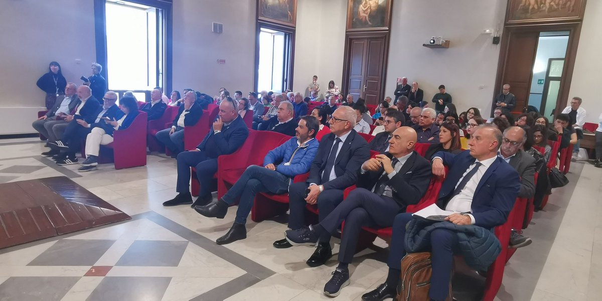 'Multidimensionalità dell'abitare', mons. Luigi Renna, arciv.metropolita #Catania: 'Nell'urbanesimo moderno, le #politichesociali sono state fallimentari. Occorre uscire dal fallimento con una visione di giustizia sociale'.