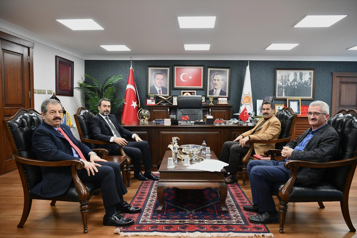 AK Parti Ankara İl Başkanımız @hakanhanozcan'ı ziyaret ettik. Kıymetli Başkanımıza misafirperverliklerinden ötürü çok teşekkür ediyor, çalışmalarında kolaylıklar diliyorum. #AKPARTİ #KOCAELİ #ANKARA