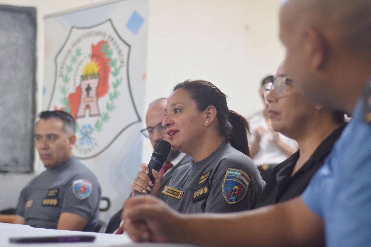 SPPMISIONES's tweet photo. El Servicio Penitenciario Provincial, en colaboración con la Subsecretaría de Relaciones con la Comunidad, realizó el lanzamiento de un innovador programa de capacitación en perspectiva de género y prevención de violencias en la Unidad Penal VI. https://t.co/gt63B6J6PG