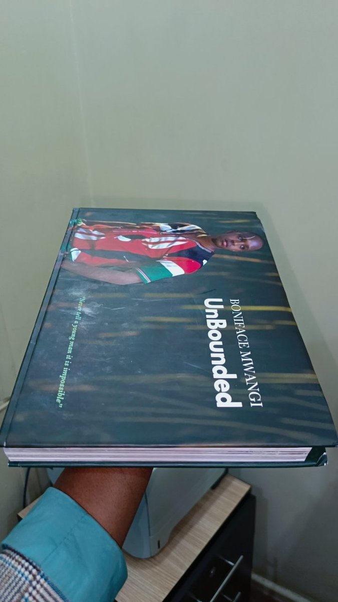 Mwihakiwanganga's tweet photo. I have just received your delivery @bonifacemwangi thanks sm rafiki, I appreciate 🫶🏼 can't wait to sit and devour it��� https://t.co/dLmUEWSDtN