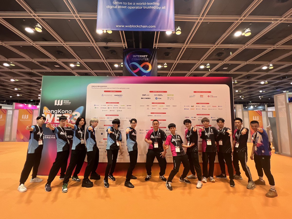 QTG2024's tweet photo. 今日出戰MATR1XFIRE 亞洲大師賽Day1，對上了來自菲律賓的隊伍，最終以2：0的成績被菲律賓擊敗，但我們不會氣餒今天的經驗只會讓我們更加強大💪🏻💪🏻。期待我們明天比賽能夠取得更好的成績。
以下附上今日在會場拍的照片，還有跟日本隊(FR)一起JOJOpose😎 https://t.co/ddVVBd3R35