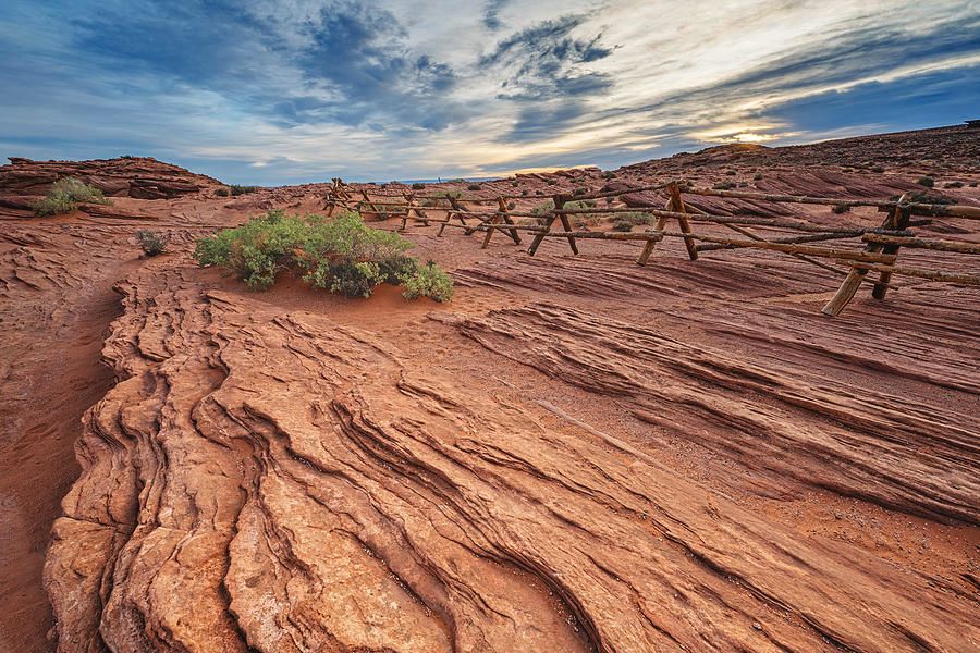 Arizona Landscape! buff.ly/3ThXirt #glencanyon #nationalrecreationarea #recreation #rocks #rockformations #arizona #AZ #photography #AYearForArt #BuyIntoArt #giftideas @joancarroll