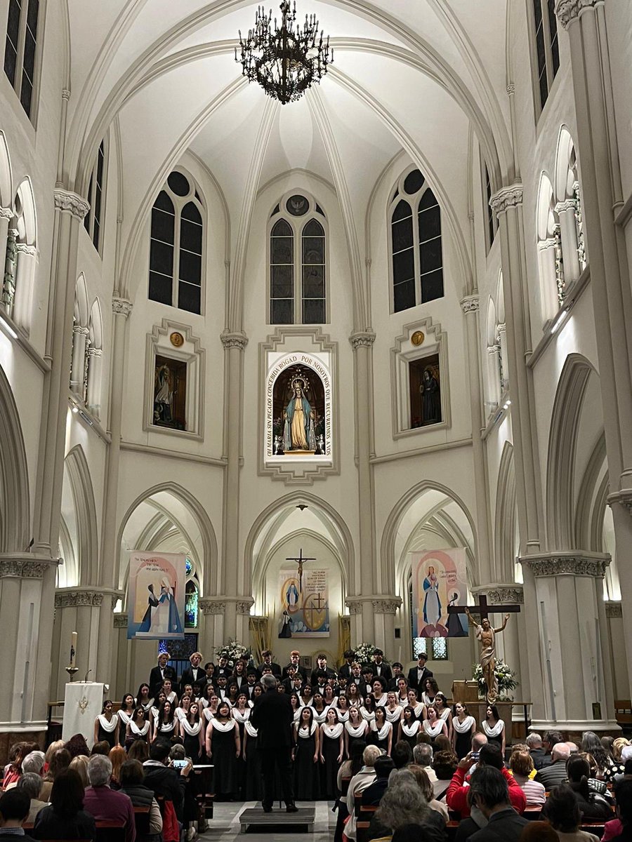 We are proud of the Gunn HS Choir for representing #PAUSD this Spring Break, performing in Spain! 🇪🇸 Excellent work, students! #PAUSDPromise