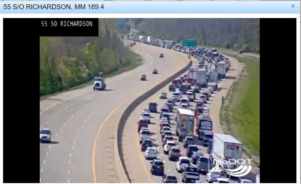 MoDOT's tweet image. I-55 southbound is backed up to north of Meramec Bottom Road (mm 194) in St. Louis County for about 25 miles. All roads heading south out of St. Louis County and Jefferson County are experiencing heavy traffic, including Rte. 61/67 and Rte. 21.
#MOEclipse24 #Eclipse24