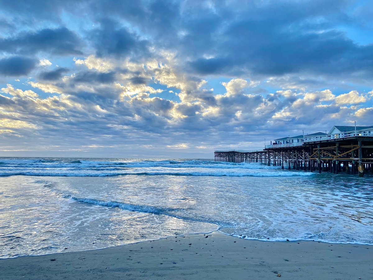 Happy #Eclipse Day, San Diego, California. thedngr.com 4 art photography $14 tshirts buttons magnets mirrors + ebay collectibles @ ebay.com/usr/thedngr #Spring2024 #photographer #photographers #solareclipse #SolarEclipse2024 #Eclipse2024 #sunset #sunrise #ocean