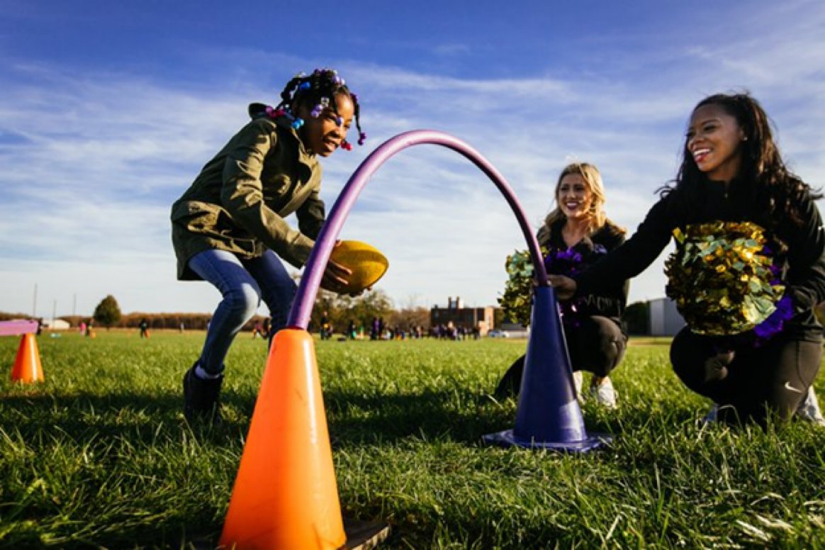 We are still accepting applications for the @Ravens Play 60 Grant! Don’t miss out on this amazing opportunity! For more information, visit: baltimoreravens.com/community/play…