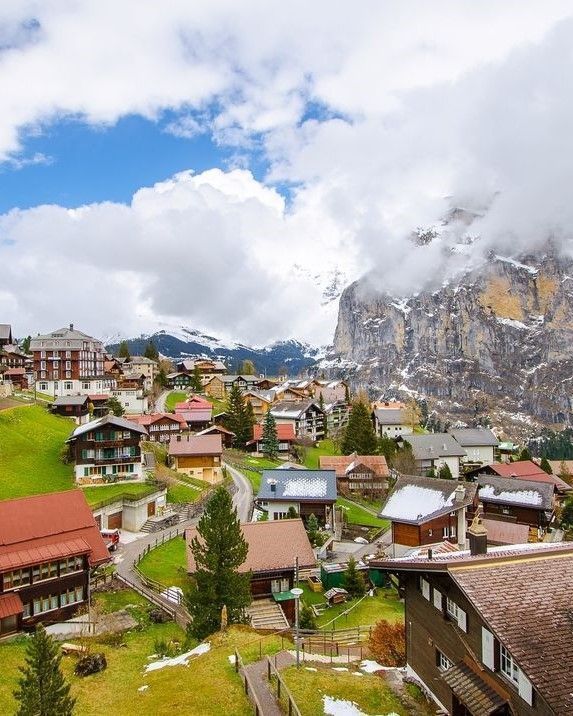 Spring has also arrived in Mürren 🌷 🏔️ 

@murren007| @madeinbern | @MySwitzerland_e

#jungfrauregion #murren #mürren #swissalps #madeinbern #inLOVEwithSWITZERLAND

📸instagram.com/thebackroadtak…