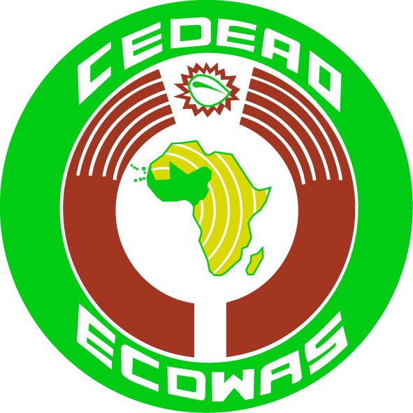 HassaneYoussof's tweet photo. La CEDEAO devrait réagir sur ce qui se passe au Togo. 
Le silence devant le banditisme constitutionnel d'une institution sous-regionale est un crime très grave et sous-entend une complicité. https://t.co/CGKUMQiAf6