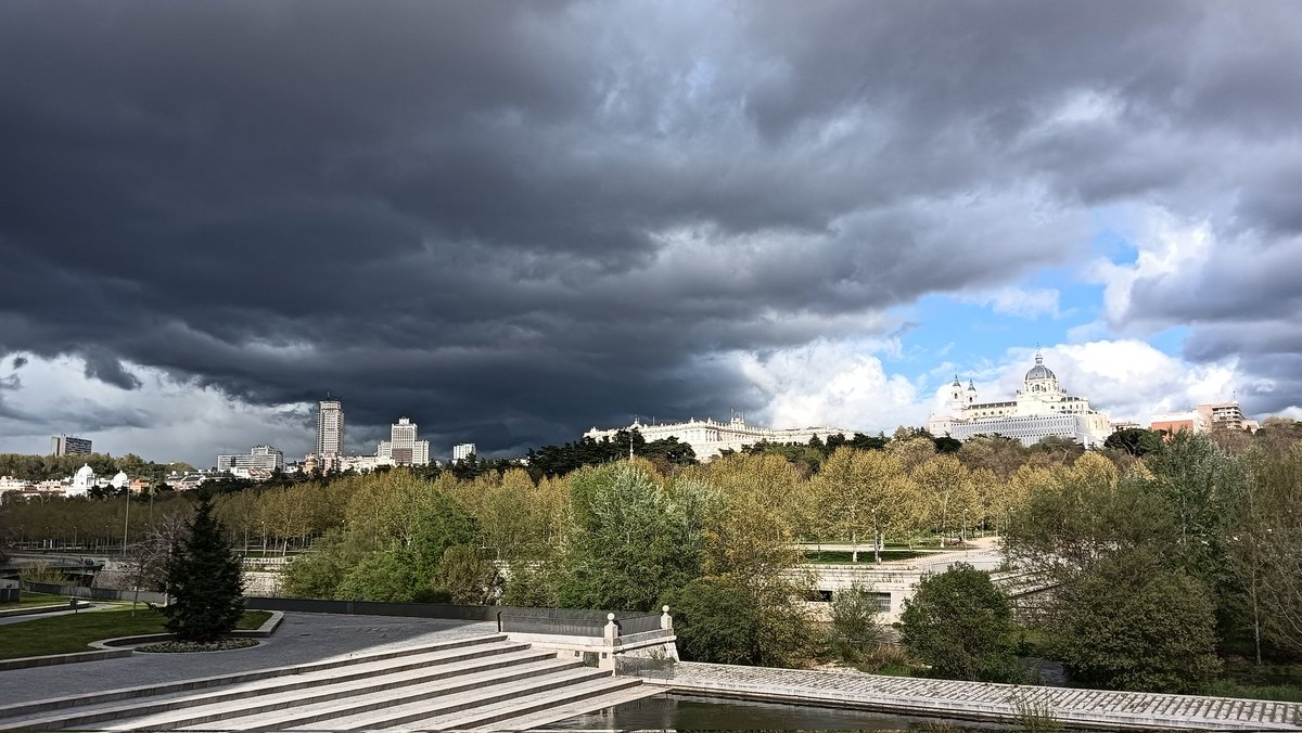 larabe1990's tweet photo. @ElTiempo_tve https://t.co/0ambZcAtuu