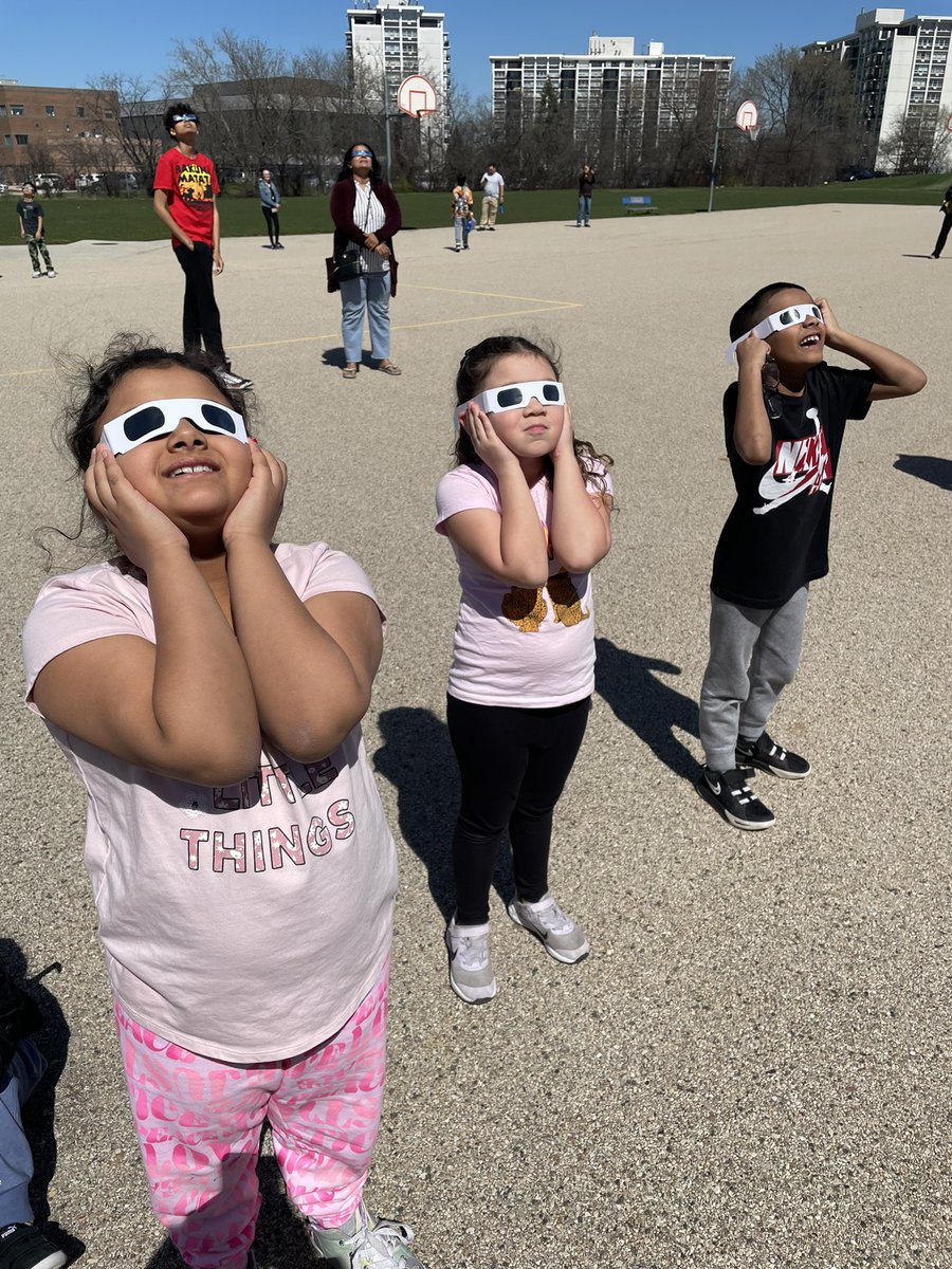 Ms. Mandik tweet media