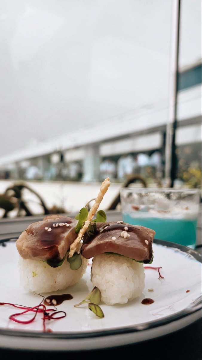 EmMunteanu's tweet image. Presentació de l'Agenda Gastronòmica de Salou,  a la Terrassa Summit de l'Hotel Olympus Palace.