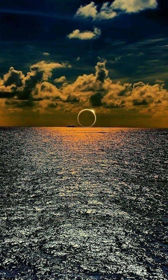 Solar Eclipse Over the South Pacific Ocean 😮 #Solar #Solareclipse #Eclipse2024