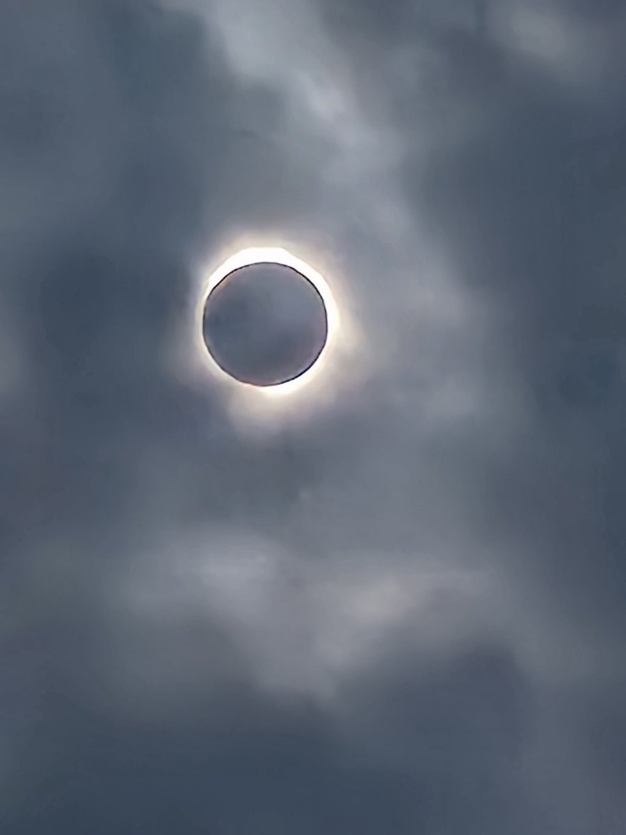 regals97's tweet photo. Ok.... that totality was pretty sweet... https://t.co/ExsJMoWSlf