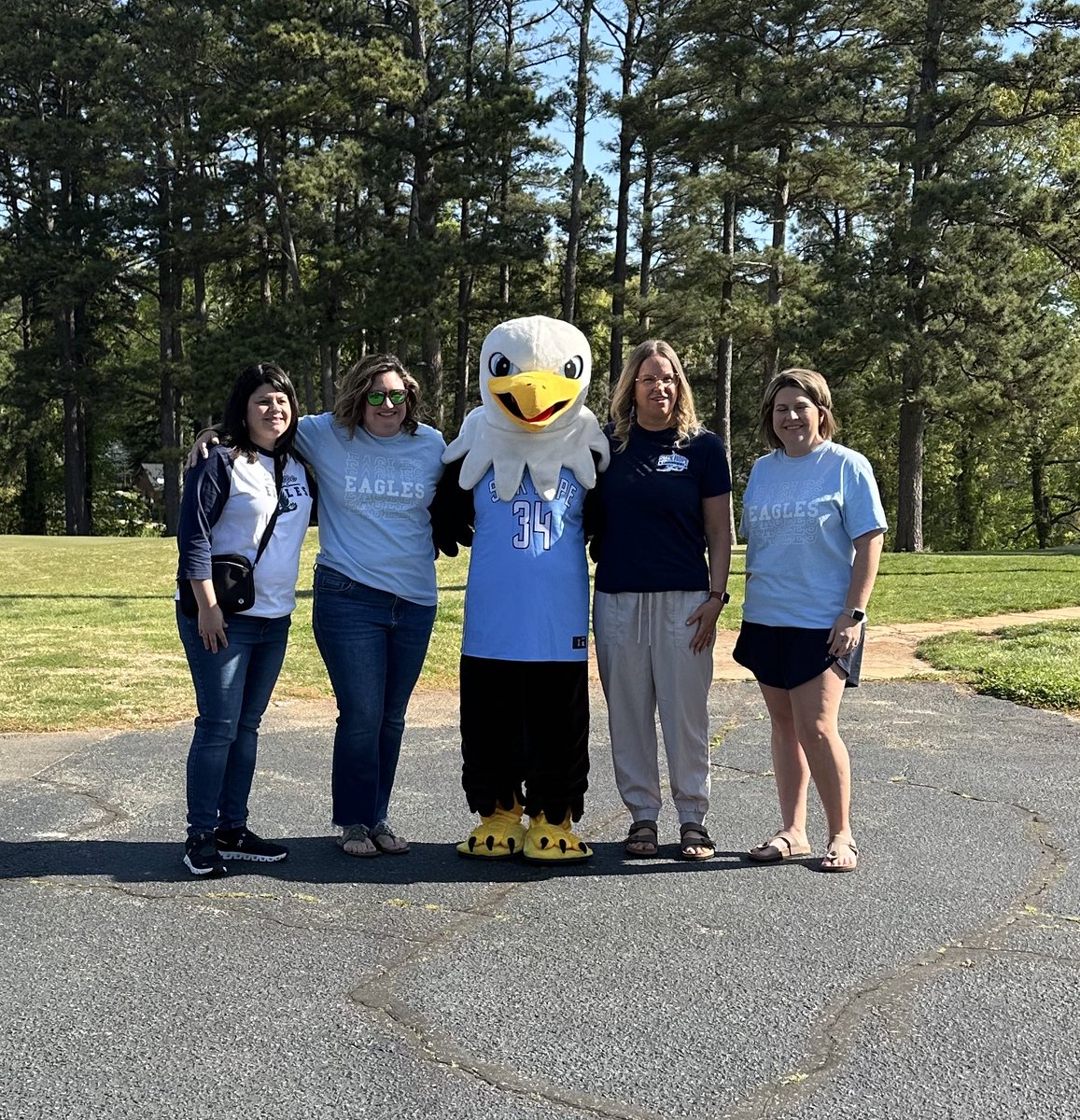 Way to go @SilkHopeEagles PTA! What an amazing turnout for the first golf tournament! And the weather… couldn’t ask for a better day to be outside! ⛳️