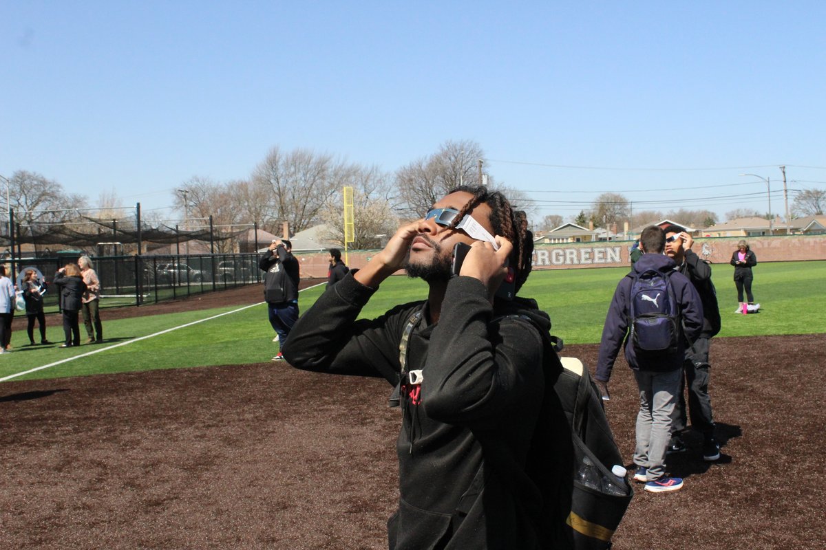 Students and staff members viewed the Great American Eclipse as it reached 95% totality this afternoon over the @EPCHSBaseball field! #Eclipse2024