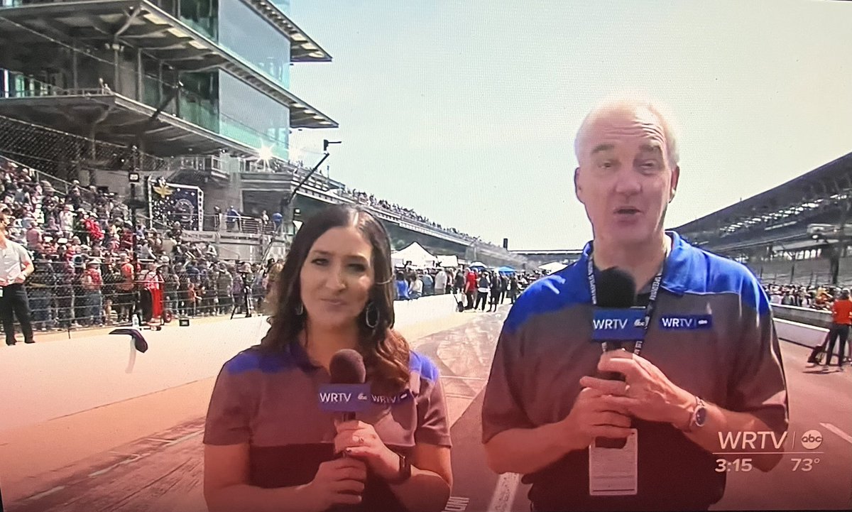 Indianapolis was one of the best cities in the world to watch the total solar eclipse. Client @NicoleGriffinTV of @wrtv and @JennyDreaslerTV of @CBS4Indy and @fox59 did a great job anchoring coverage this afternoon. #IndyTVNews #NewsAnchors #FOXIndy #CBSIndy #ABCIndy #TeamCBK