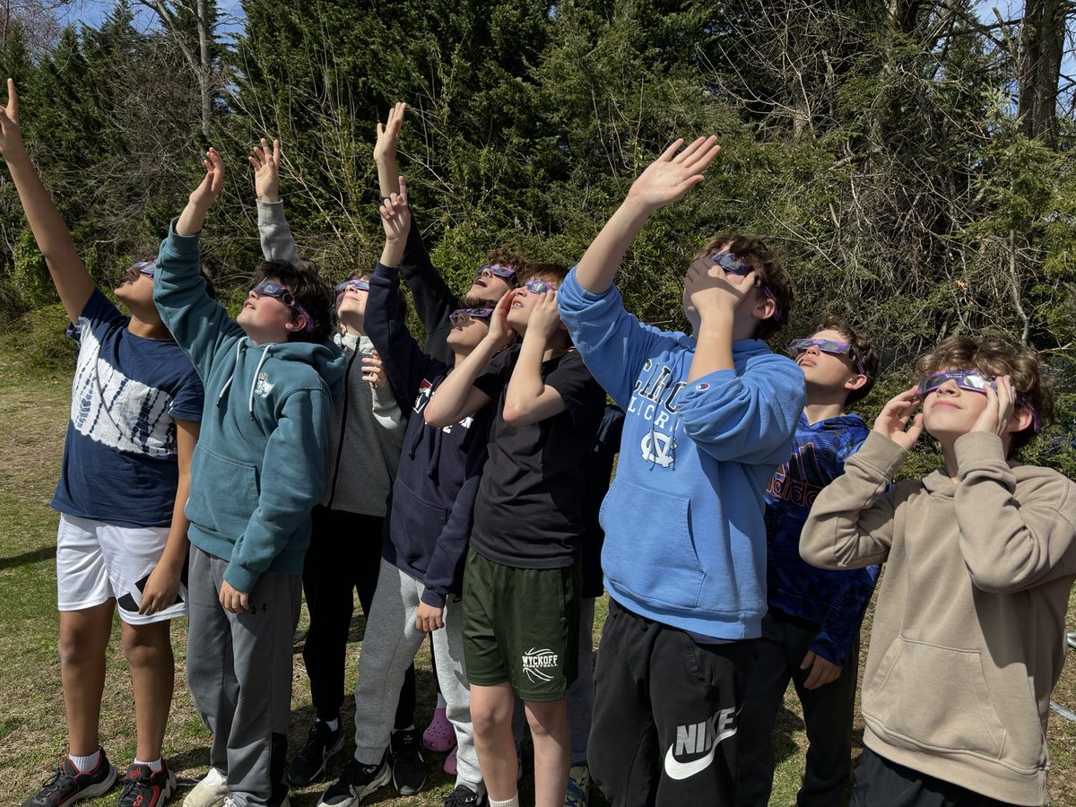 JenCalendrillo's tweet image. Solar Eclipse 2024 ⁦@WPSEisenhower⁩ @EMSTeam3