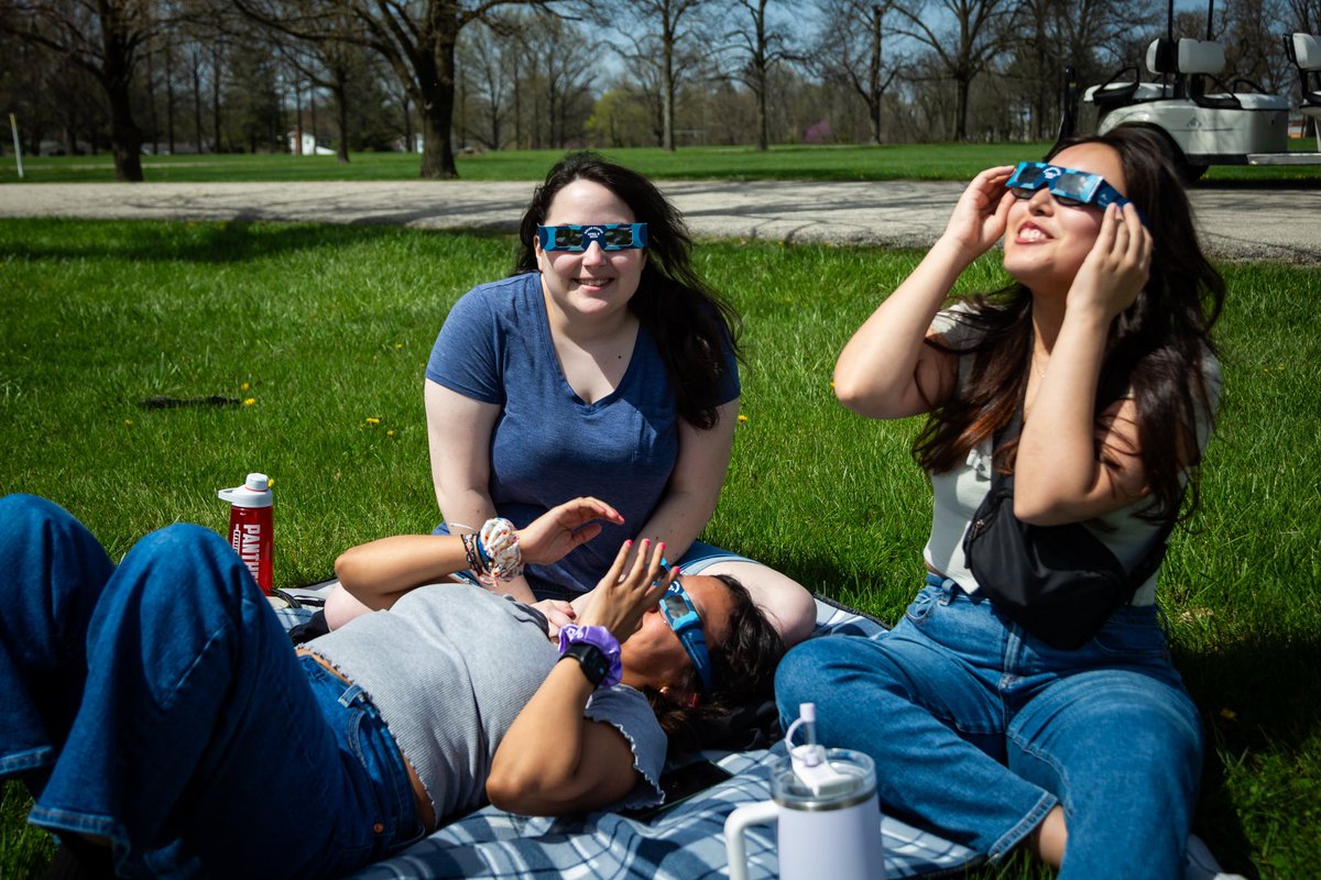 🎥Now viewing: a spectacular solar event! 🌙 We had the best time at our campus watch party and are so grateful for everyone who made it possible! Find all the eclipse photos here: go.eiu.edu/eclipsepic (link in our story) #eiu #eclipse #solareclipse #2024 #campus