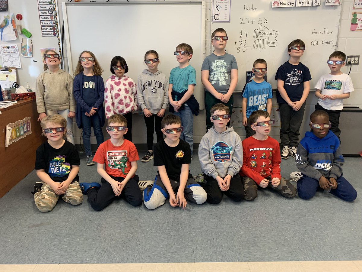 We learned a lot today about the Solar eclipse. It is very important to protect our eyes🌕🌗🌑😎