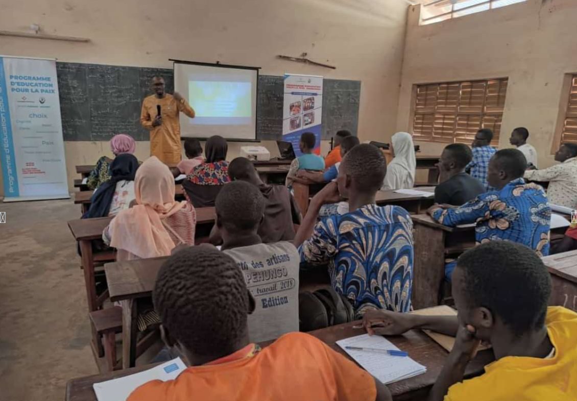 🕊️ Without peace, there's no sustainable development or resilience. L’Association Paix et Education, MCLD member in Benin, is fostering peace and social cohesion through the Peace Education Program. Read more👇🏽mcld.org/2024/04/04/rac… #Peacebuilding #Education #Benin