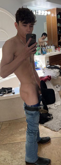 My ass Or my dick😈😋 https://t.co/Uysm8lOOSc