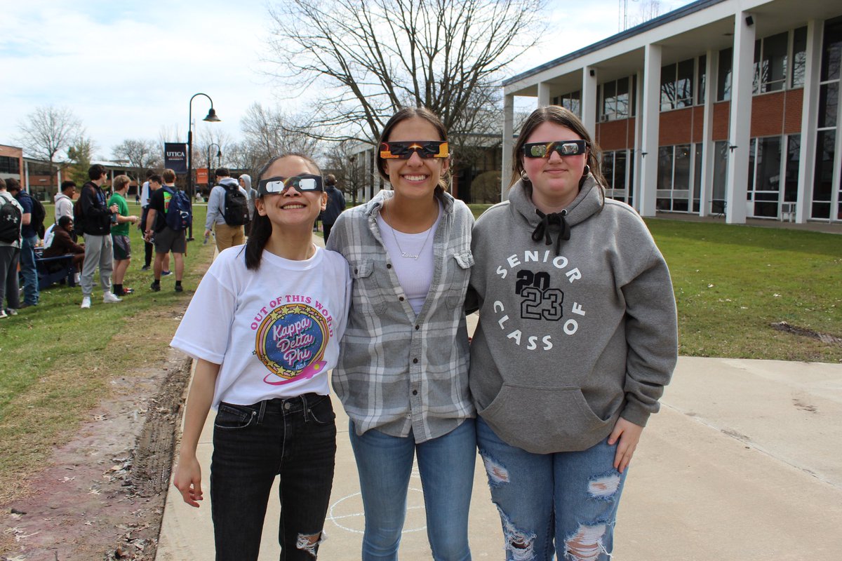 𝗦𝗼𝗹𝗮𝗿 𝗘𝗰𝗹𝗶𝗽𝘀𝗲 🕶️🌑🌞🔭 Shoutout to SLCE and UCPB for hosting today’s “𝙩𝙤𝙩𝙖𝙡𝙞𝙩𝙮” awesome viewing party! #SolarEclipse #UticaUniversity #Totality #Eclipse #UticaNY