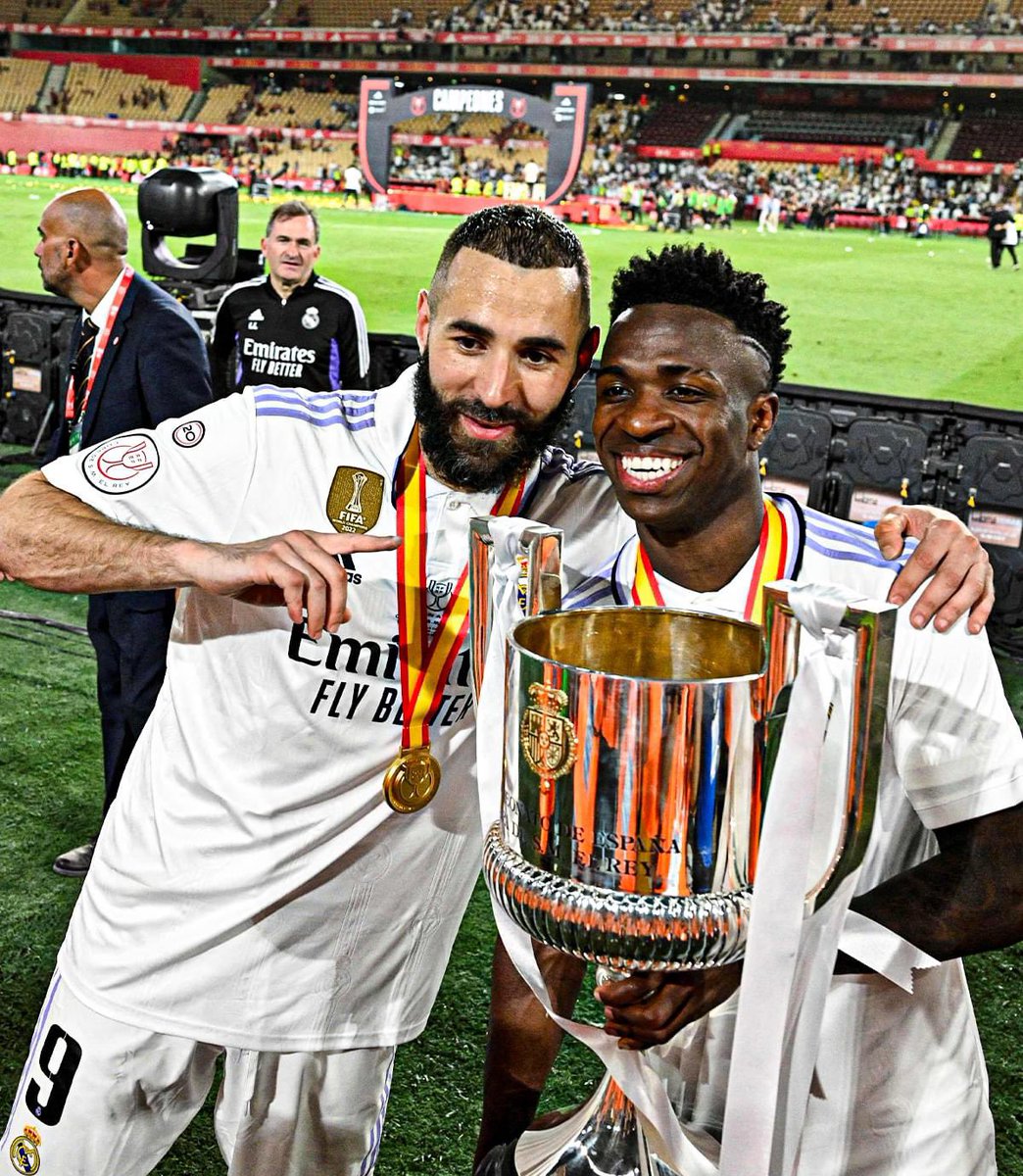 EditionMerengue's tweet photo. VinZema 🥹🤍 https://t.co/AUPlMHrOUe