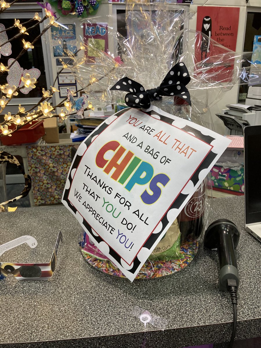 Wait wait wait…a 2-liter of Dr. Pepper AND Cool Ranch Doritos aka the best chips in the universe? CHRISTMAS AND BIRTHDAY!! TY TY TY ⁦@pinoakms⁩ office staff and admins - y’all understand me 😭🌺💕⁦@HISDLibraryServ⁩