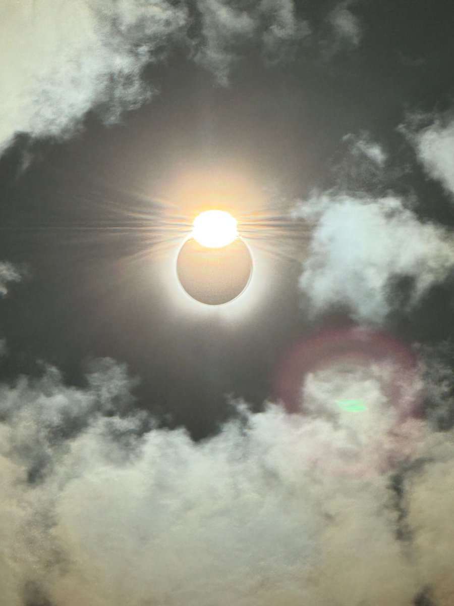 My aunt and cousin in Plano TX shared these pics taken from my cousin’s backyard !! 🤩#TotalEclipse2024