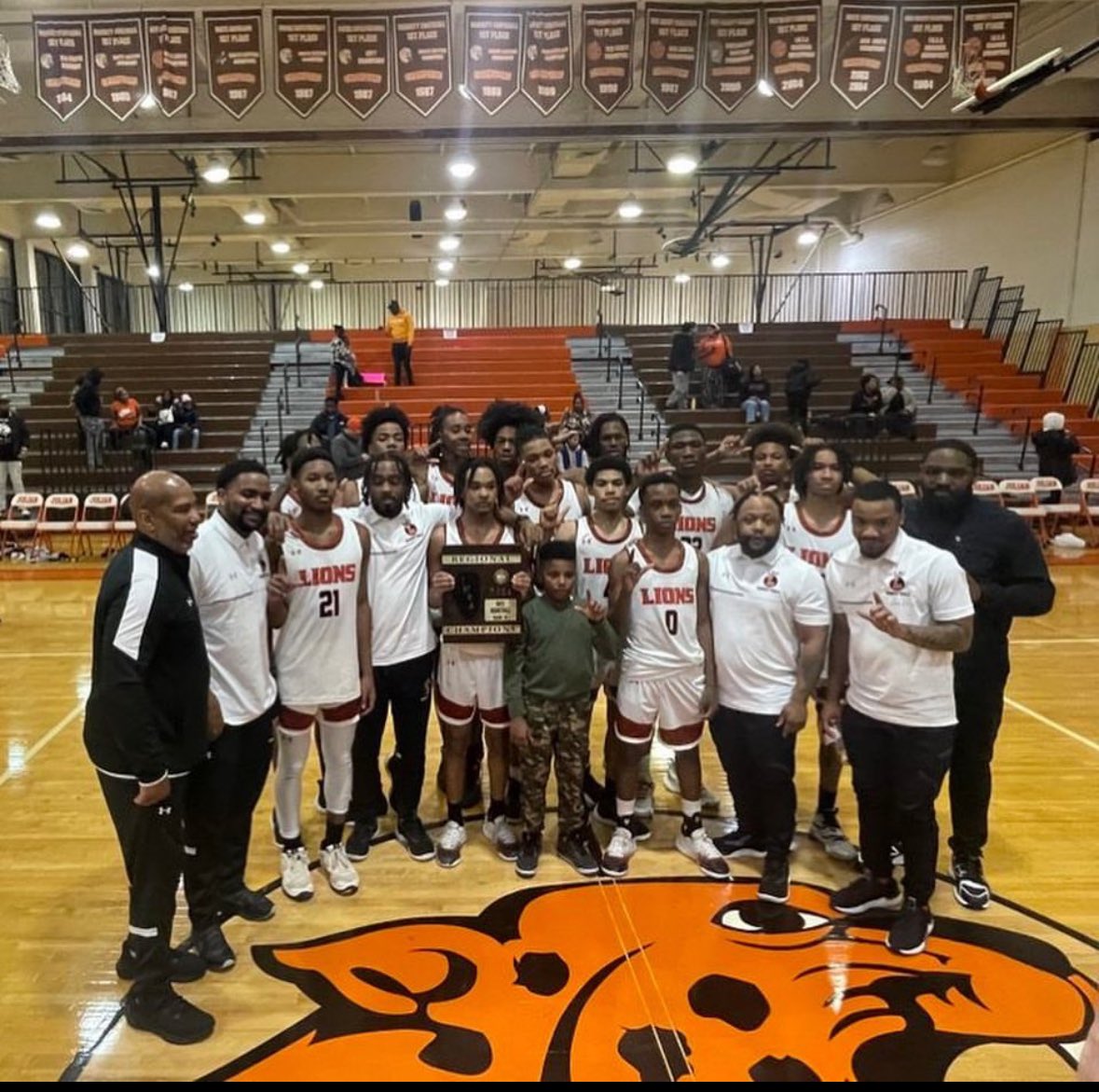 23-24 Varsity Regional Champs.