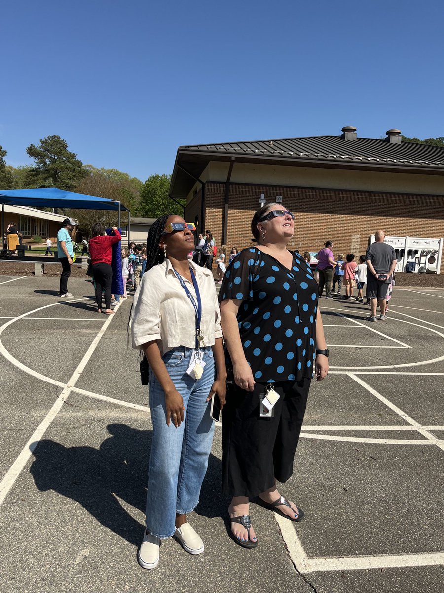 What an amazing day ⁦<a href="/BriarcliffES/">Briarcliff ES</a>⁩. It was a “Total Eclipse of My Heart” to see such amazing learning happening in real time!