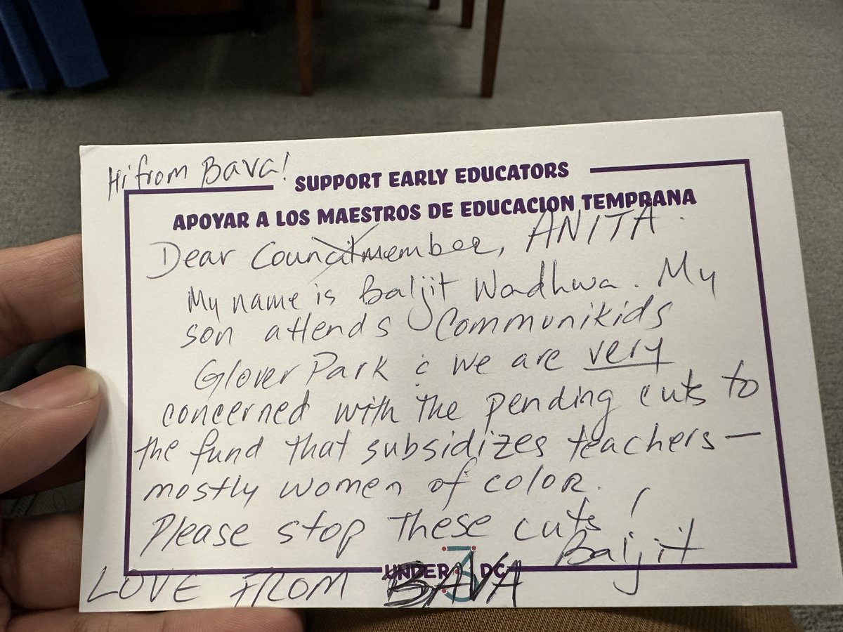 .@Under3DC delivered a postcard today from Bava, a constituent (and former neighbor) of @AnitaBondsDC! They asked the CM to reverse all cuts to child care. They have a child in @CommuniKidsPS who might lose their favorite early educator due to pay cuts. #DefendPEF #WashingtonDC