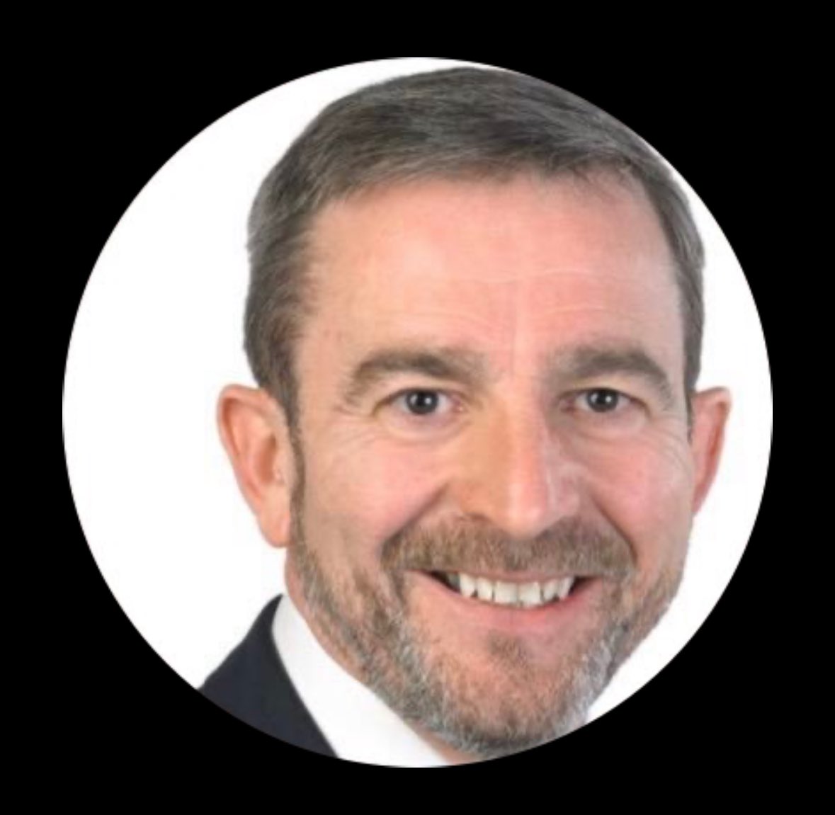 Many congratulations to my friend @PaulGall186 on being appointed to the board of @TourismIreland. Paul is a former Chair @Irishtourismind and President @IHFcomms and will bring a wealth of experience and strategic thinking. Great appointment by @cathmartingreen 👏