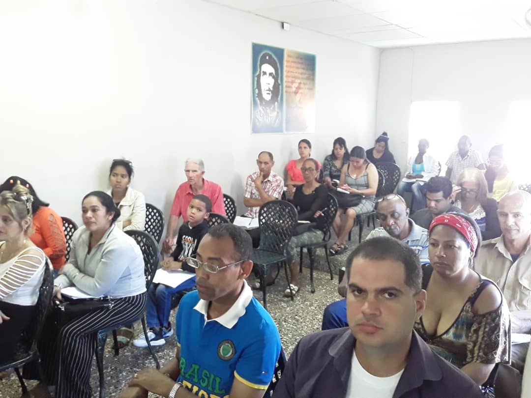 El grupo de trabajo político e ideológico de #SanAntonioDeLosBaños analiza los aseguramientos de la visita integral del MINAG al municipio el próximo día 11 de abril. Rinde cuentas la Delegación de la Agricultura.  
#CubaViveYTrabaja