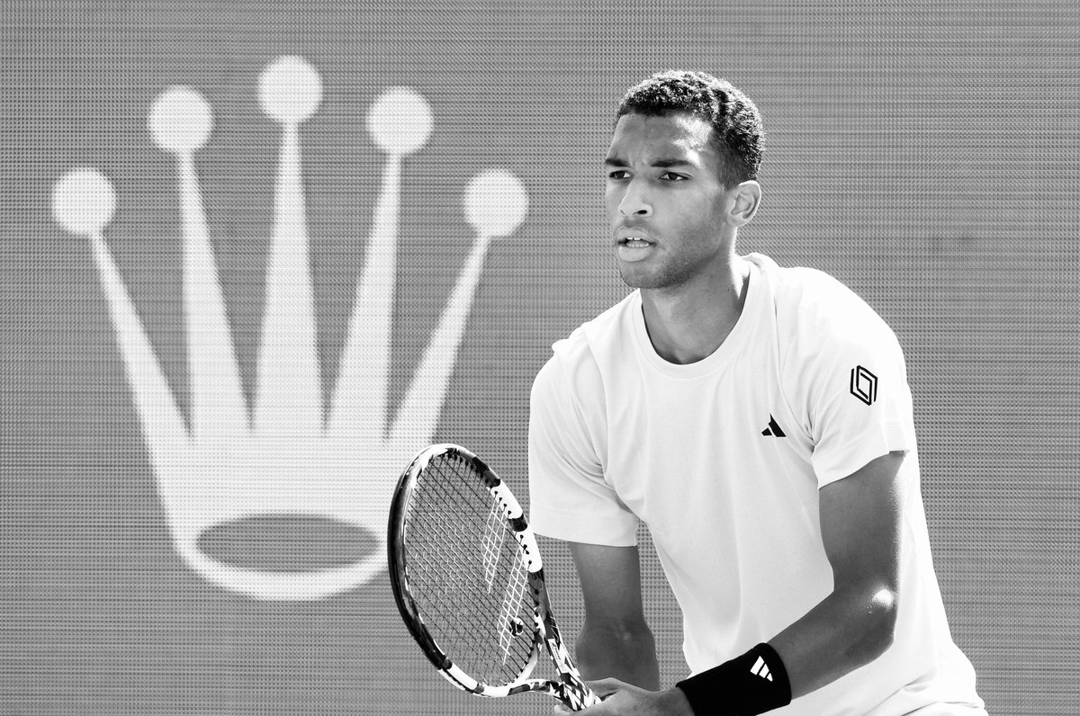 MONTE-CARLO | @felixtennis is through to the second round after a good 6-2, 6-3 victory over in-form qualifier Luca Nardi. FAA, who did not face a single break point during the 82-minute encounter, takes on third seed Carlos Alcaraz next. 📸 | Sebastian Nogier [Shutterstock]