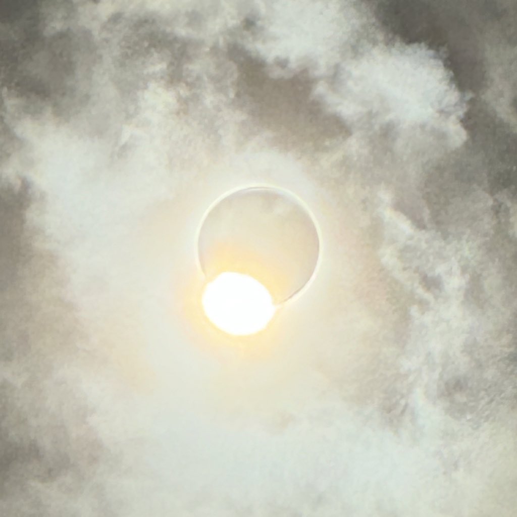 ChristoAmp's tweet photo. eclipse was crazy https://t.co/IEWzHCT1F2