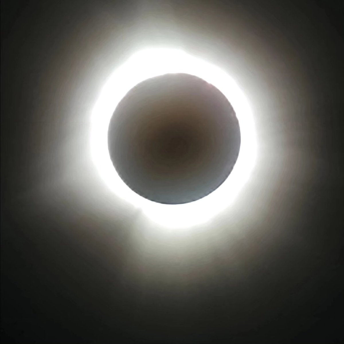 TurtleModeFPV's tweet image. Sun Re-Emerging After TOTAL Solar Eclipse @IMS Indianapolis Motor Speedway 🐧🏁🔥🔥🔥.... Un-Freakin-Believeable....