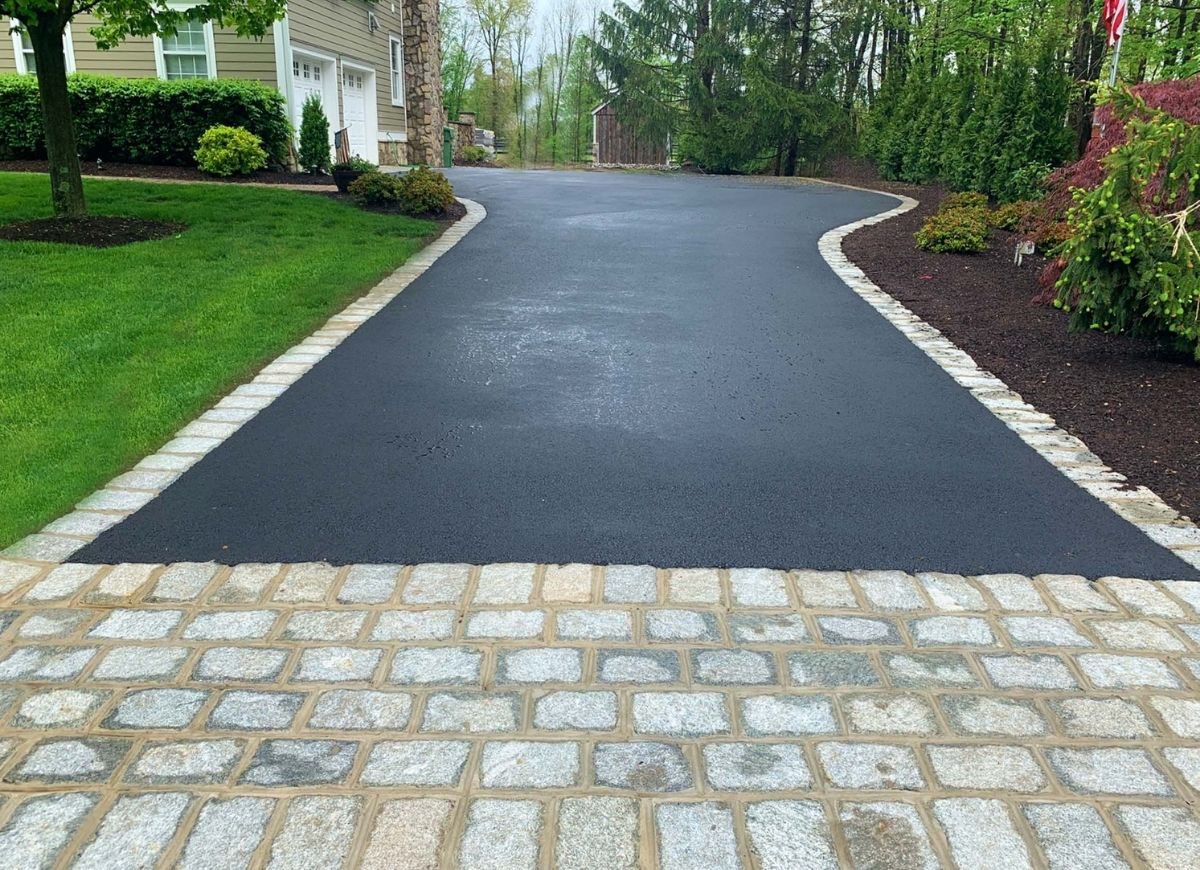 Cooperpaving's tweet image. Are you in need of a new driveway?

You are in good hands if you choose John Cooper Paving &amp;amp; Sealing, Inc.  

Reach out for a free estimate today 508-583-3440 cooperdriveways.com