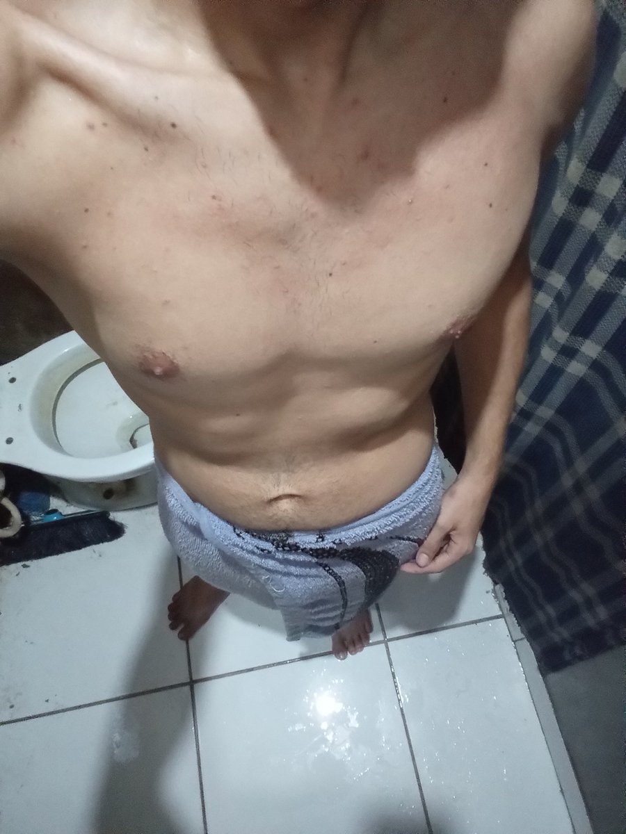 Novin_Fort462's tweet photo. De banho tomado, cheirosinho e cheio de tesão hehehe https://t.co/NfyHCUiiLM