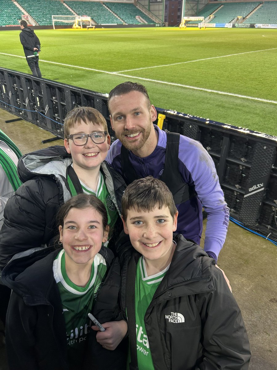 andrewrknight's tweet photo. @HibernianFC @joe_newell93 @HibernianFC  thanks for a great night. https://t.co/3xwm6D8yXI