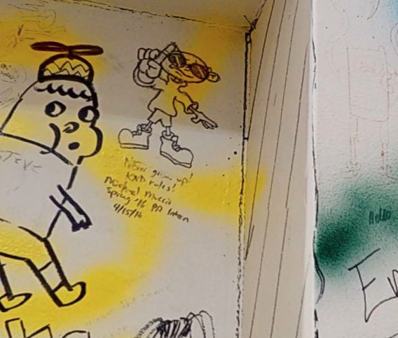 So apparently they released a virtual tour of the Cartoon Network stairwell where folks would leave doodles and peep this lil doodle 😎 If I ever took a picture of it, I lost it, so I'm so glad it was there 🥲 cnstudiosstairwell.com