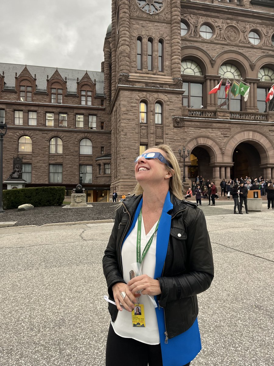 Not much of an eclipse with all the clouds, but the sky did get dark and spooky at 3:19pm, after the squawking birds flew by. The best part: all the laughs in goofy glasses with @camillegrisroy #Eclipse2024