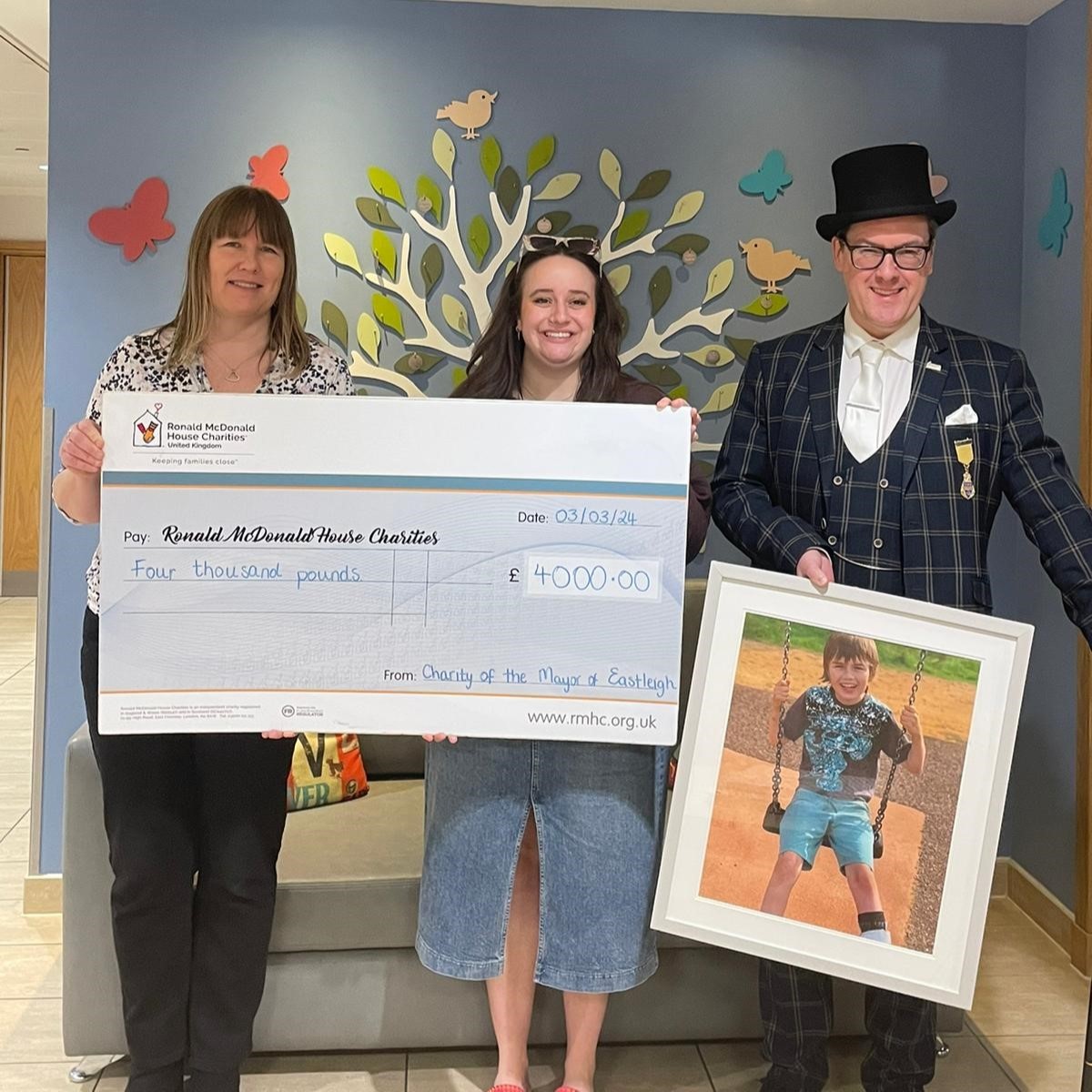 Massive thank you to the former Mayor and Mayoress of Eastleigh, @AdamManning and Alison for raising £4,000 for our Charity! 🙌 Making such a difference to so many families just like their own, after they stayed in our #Southampton House when their son Ben was in hospital. ❤️