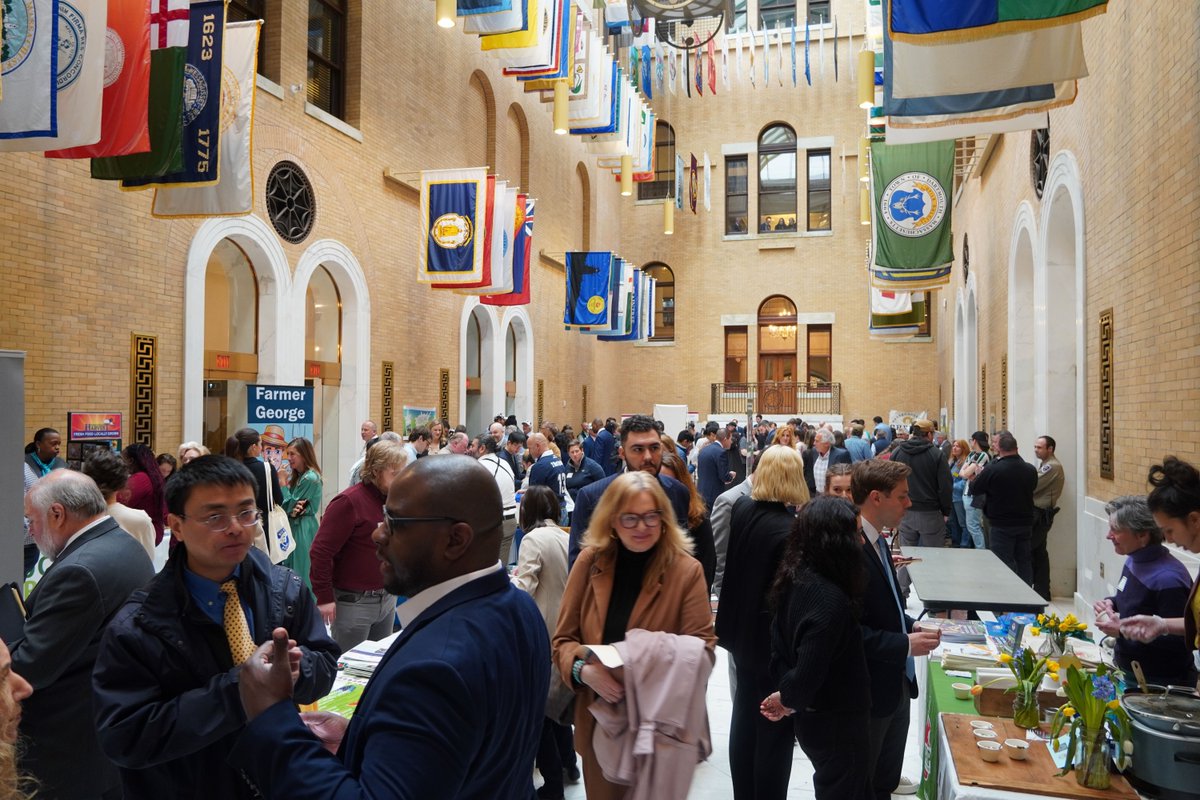 Had a great time celebrating Ag Day at the State House! MA produces 23% of cranberries nationally, along with many other foods and products. We discussed what the state has done to improve food security and support farmers, as well as the work that still needs to be done.